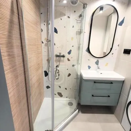 Apartament 8 Pietro Apartment *